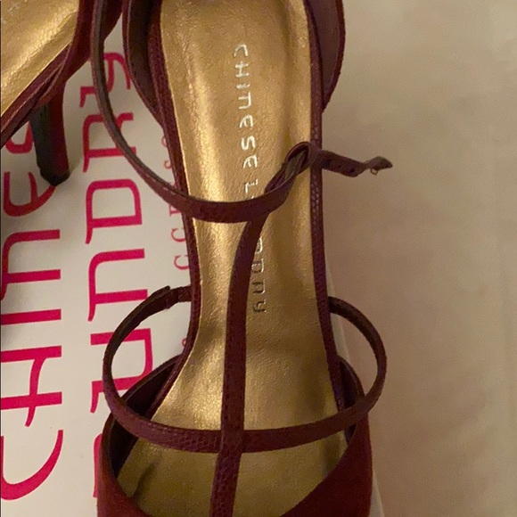 Maroon strapy heels - Picture 3 of 5